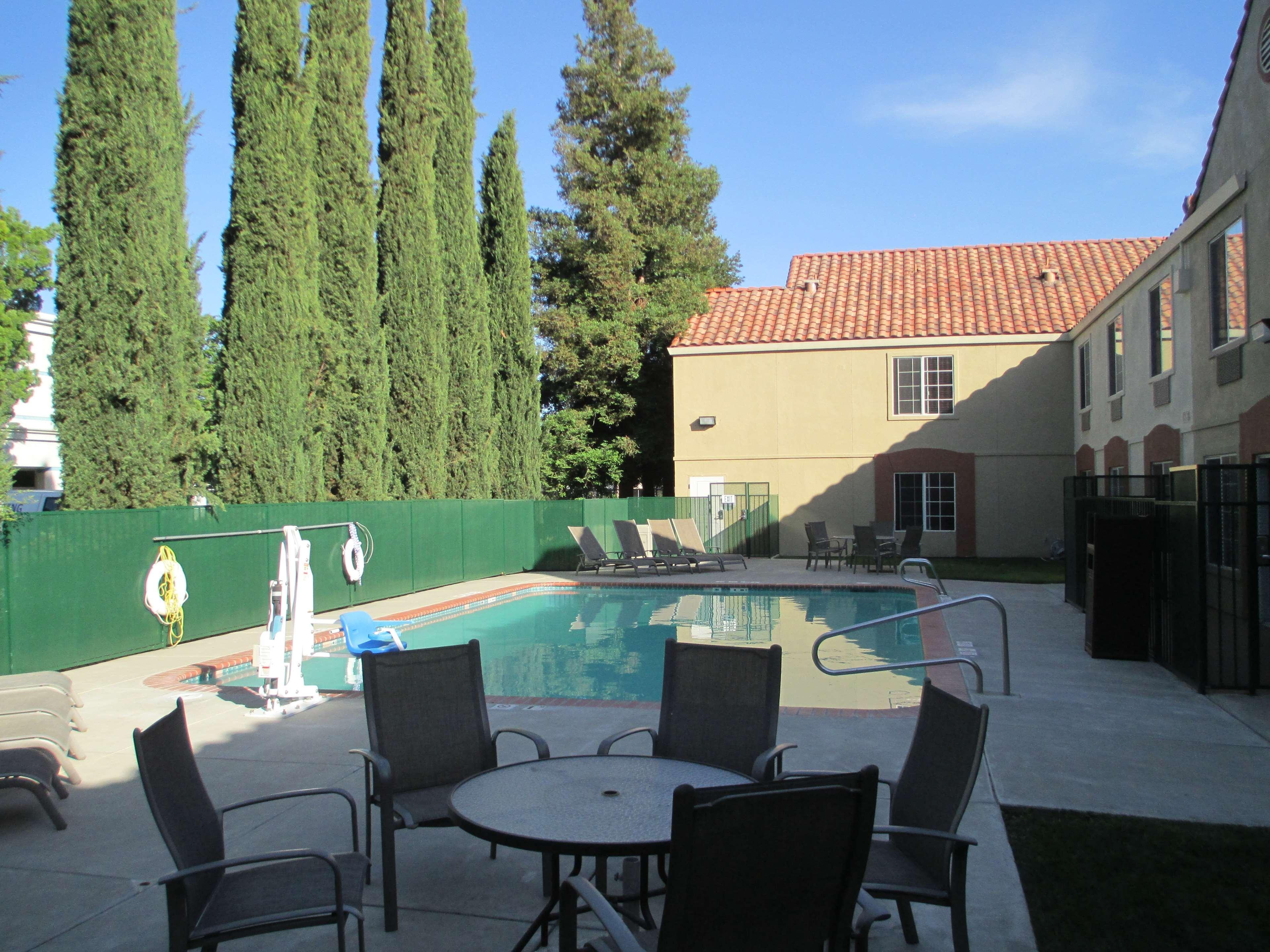 Best Western Brentwood Inn Екстер'єр фото