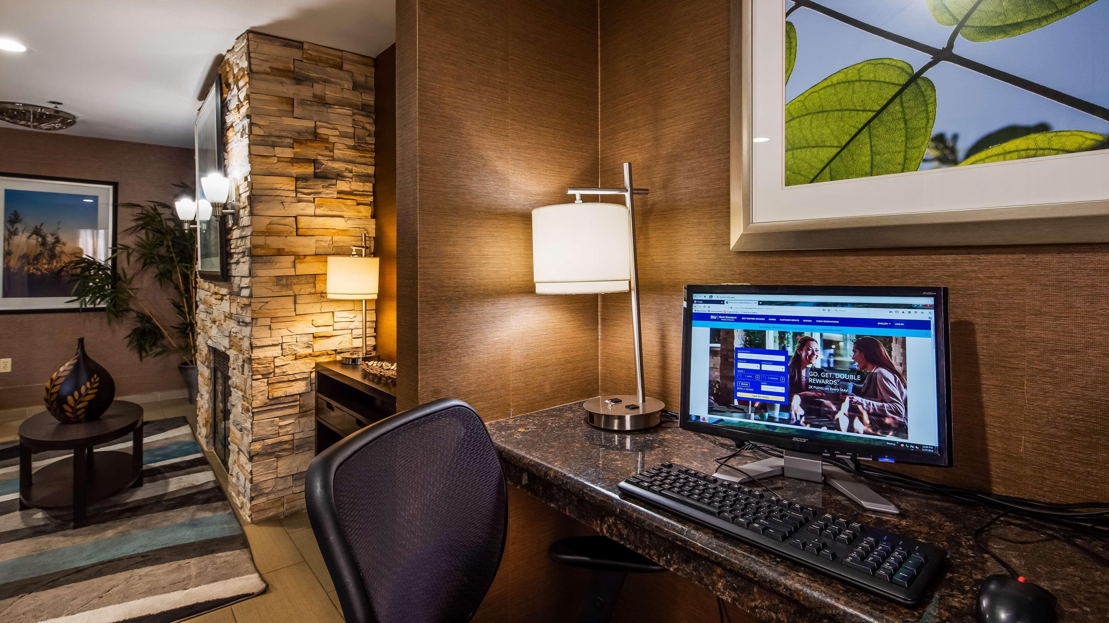 Best Western Brentwood Inn Екстер'єр фото