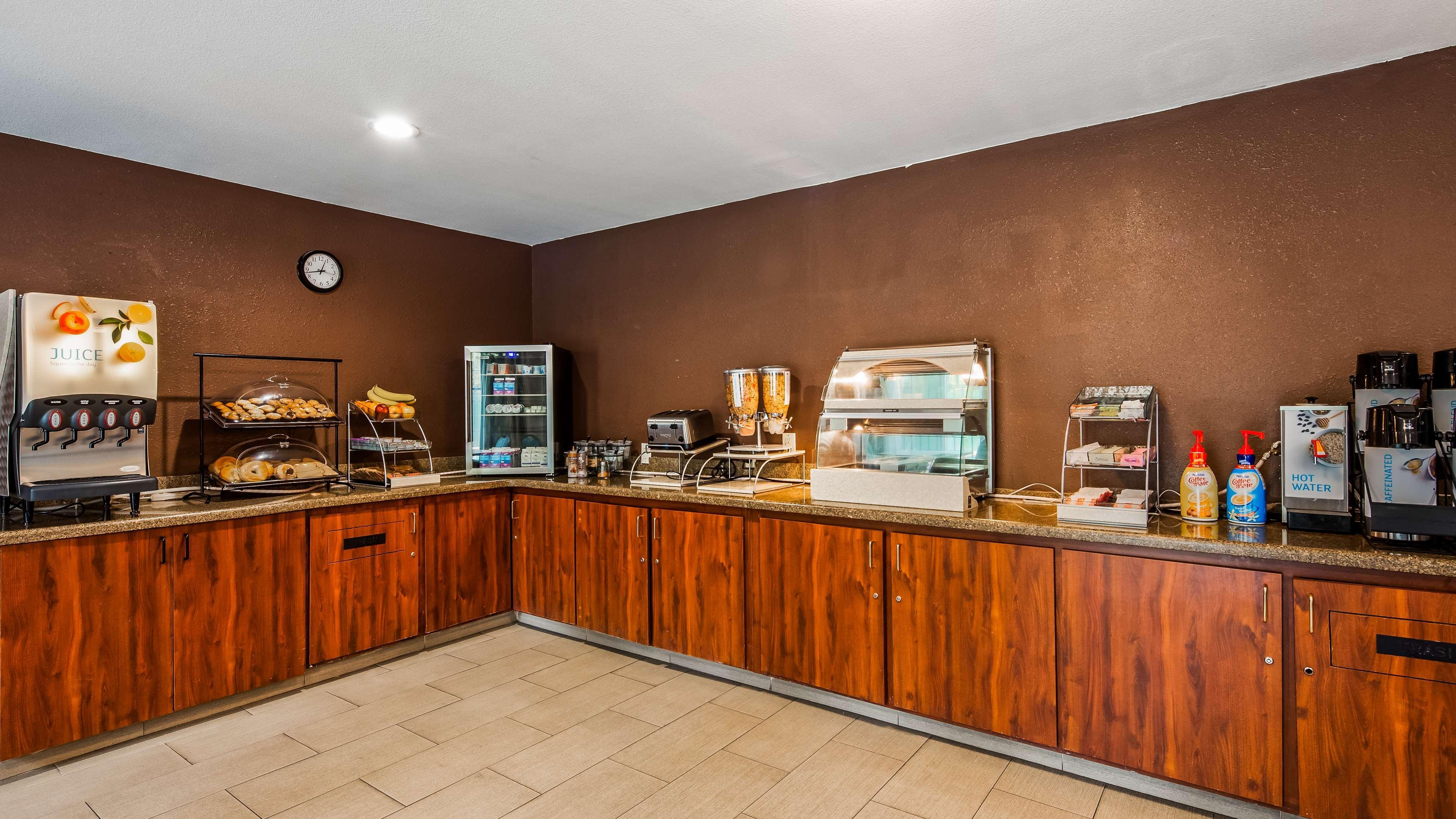 Best Western Brentwood Inn Екстер'єр фото